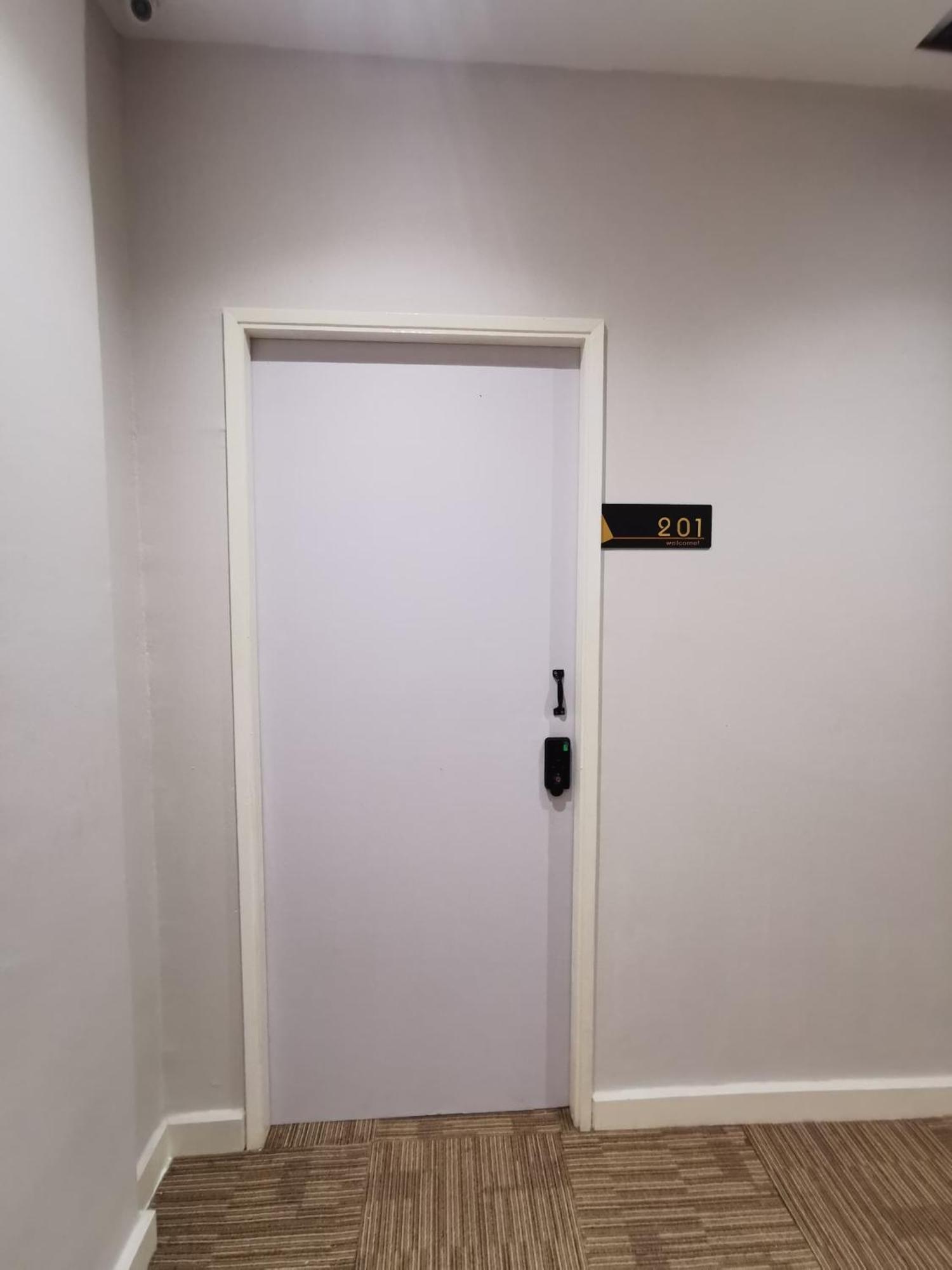 Autumn Guesthouse'S Near Jalan Alor Bukit Bintang كوالالمبور المظهر الخارجي الصورة