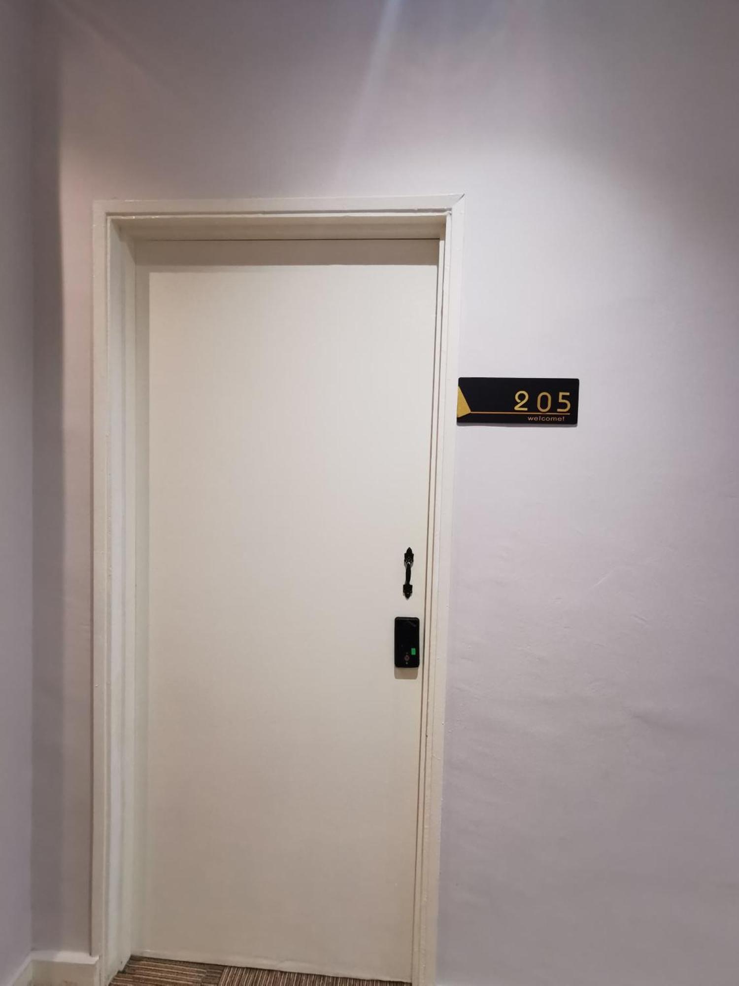 Autumn Guesthouse'S Near Jalan Alor Bukit Bintang كوالالمبور المظهر الخارجي الصورة